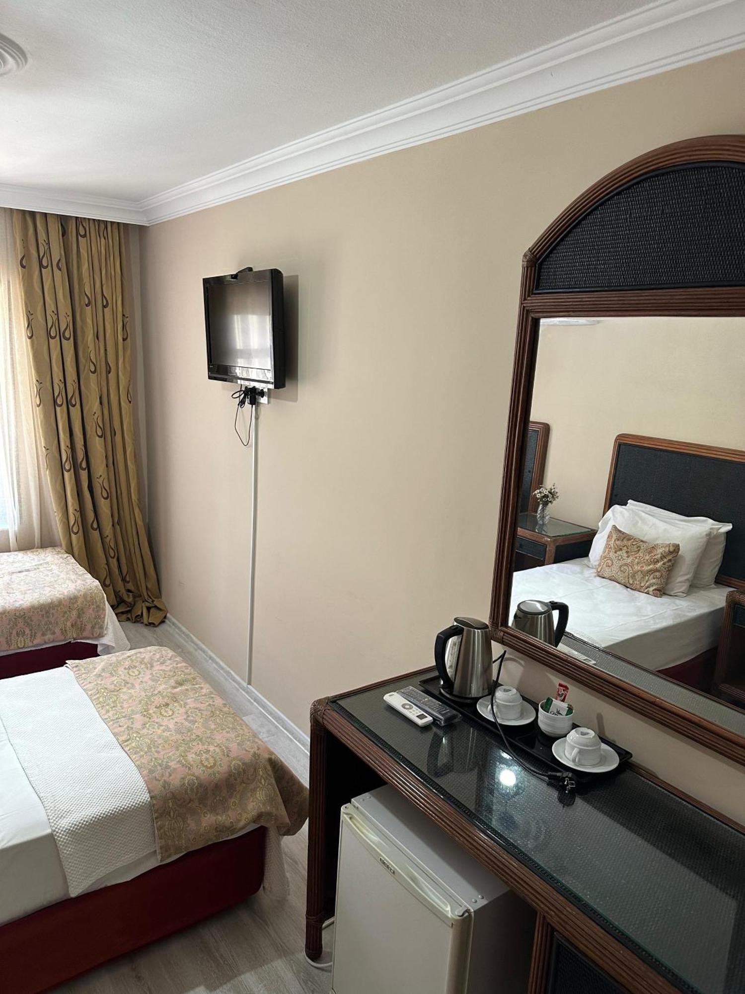 Loost Town Inn Hotel Antalya Exterior photo